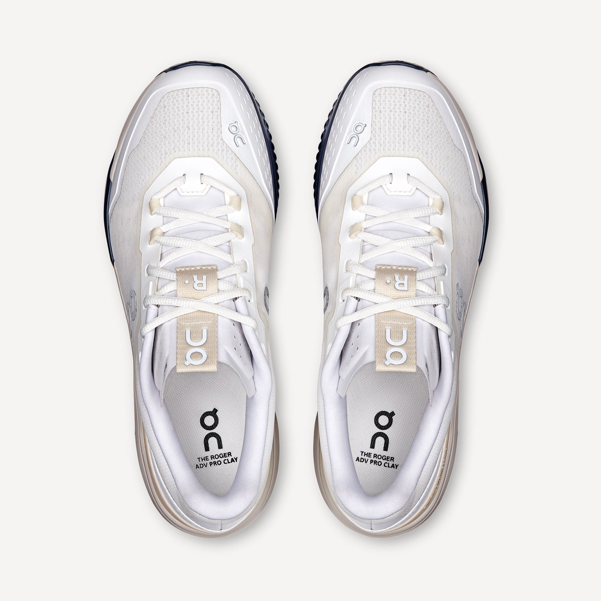 On The Roger Advantage Pro Men's Clay Court Tennis Shoes - White (5)