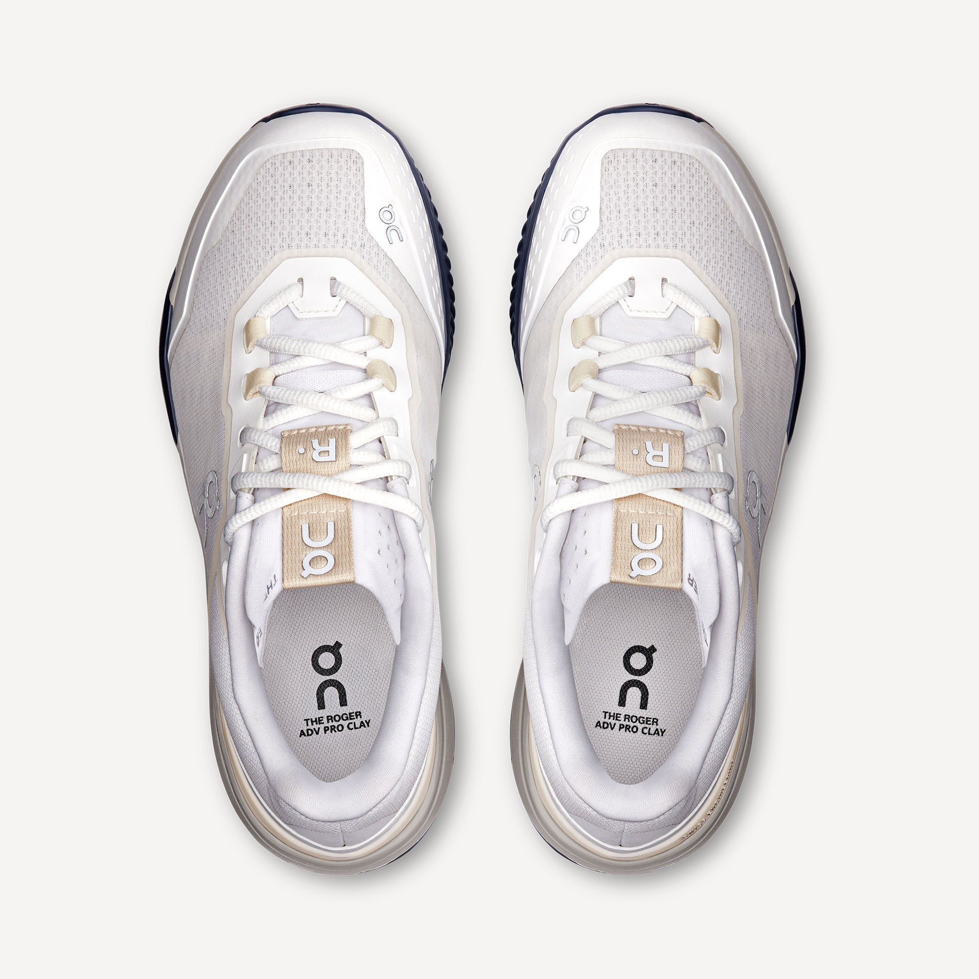 On The Roger Advantage Pro Women's Clay Court Tennis Shoes - White (5)