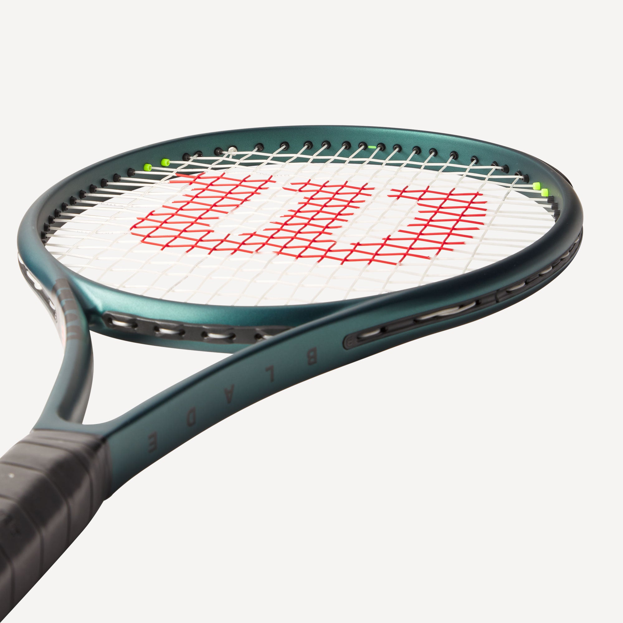 Wilson Blade 100L V9 Tennis Racket (5)