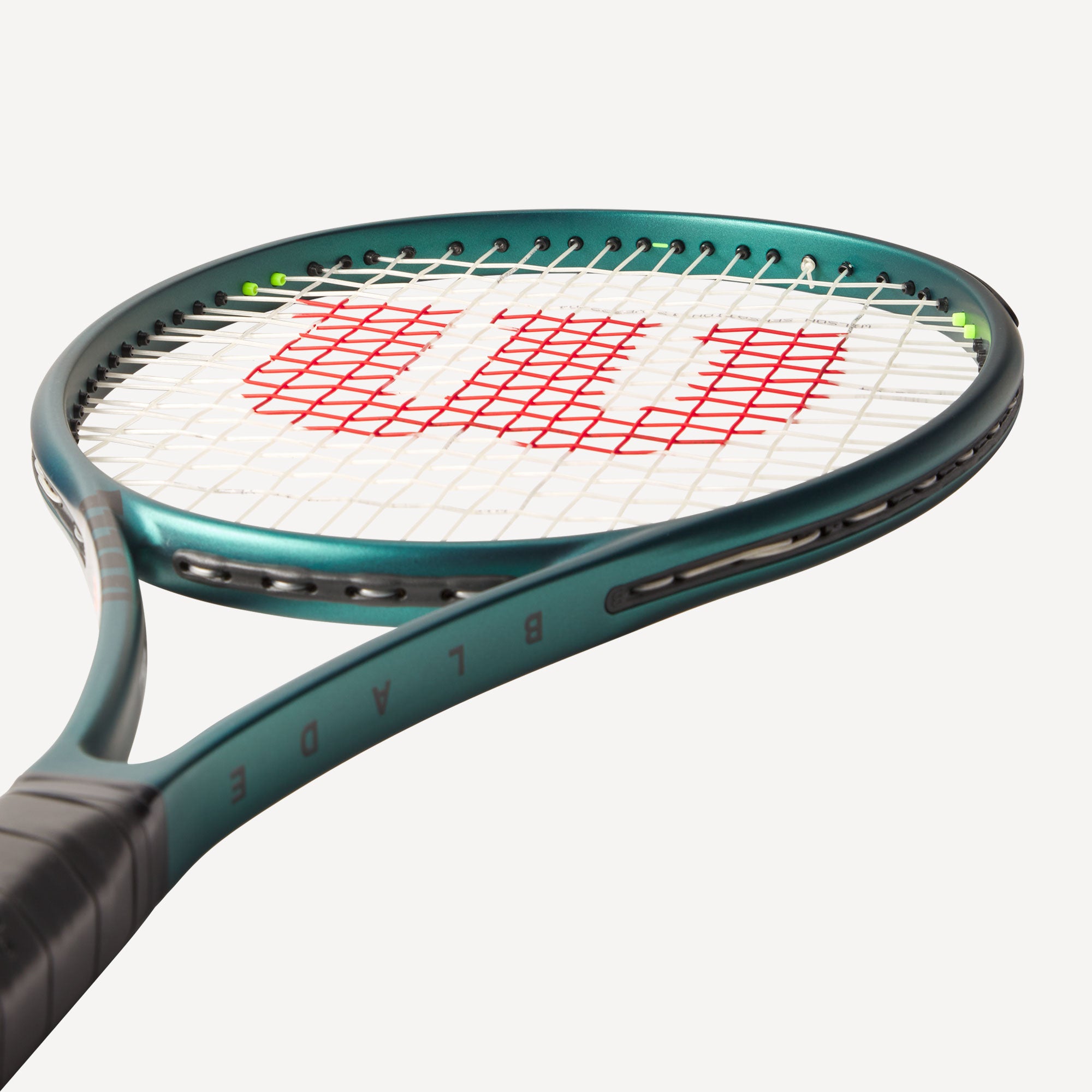 Wilson Blade 98 16x19 V9 Tennis Racket (5)