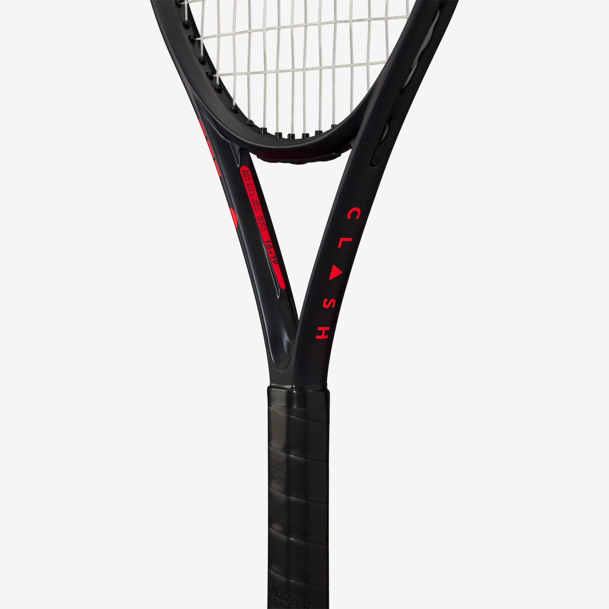 Wilson Clash 26 V3 Junior Tennis Racket (6)