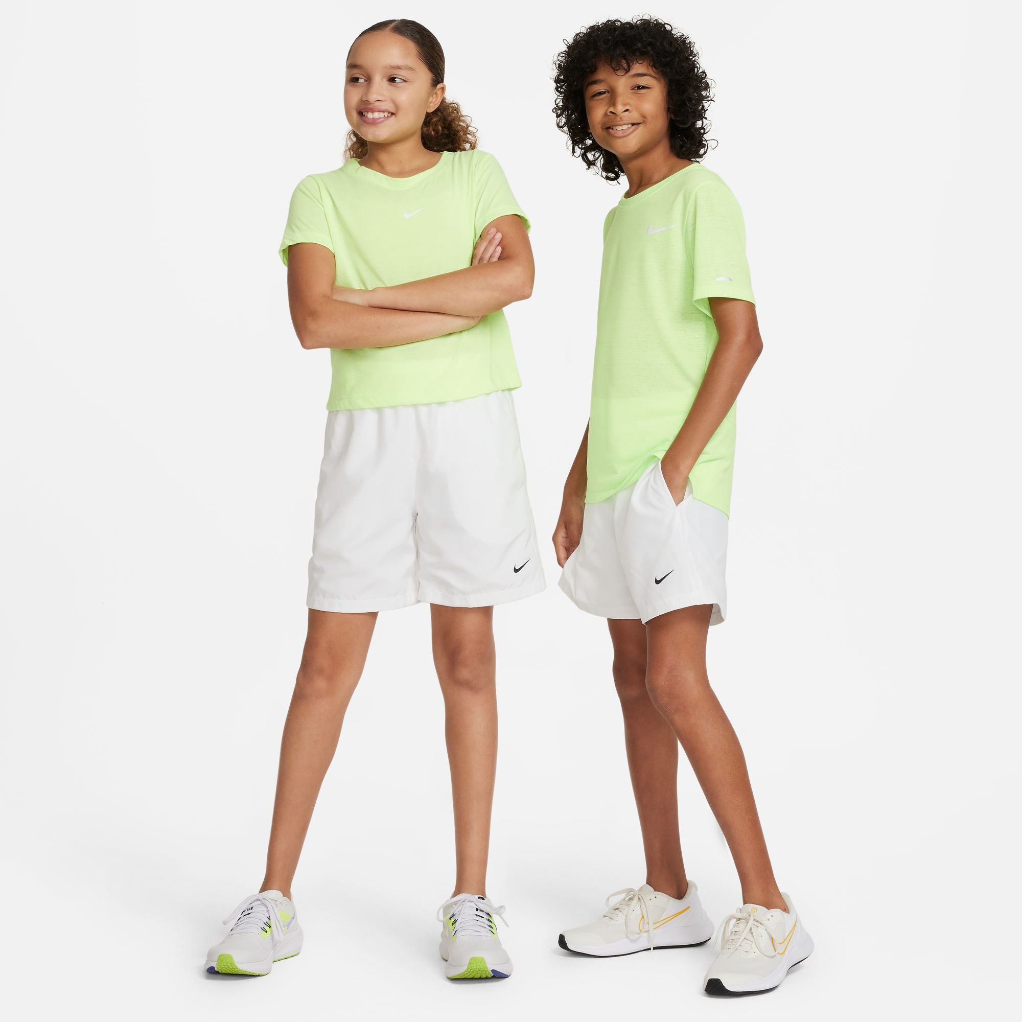 Nike Dri-FIT Boys' Woven Shorts White (6)