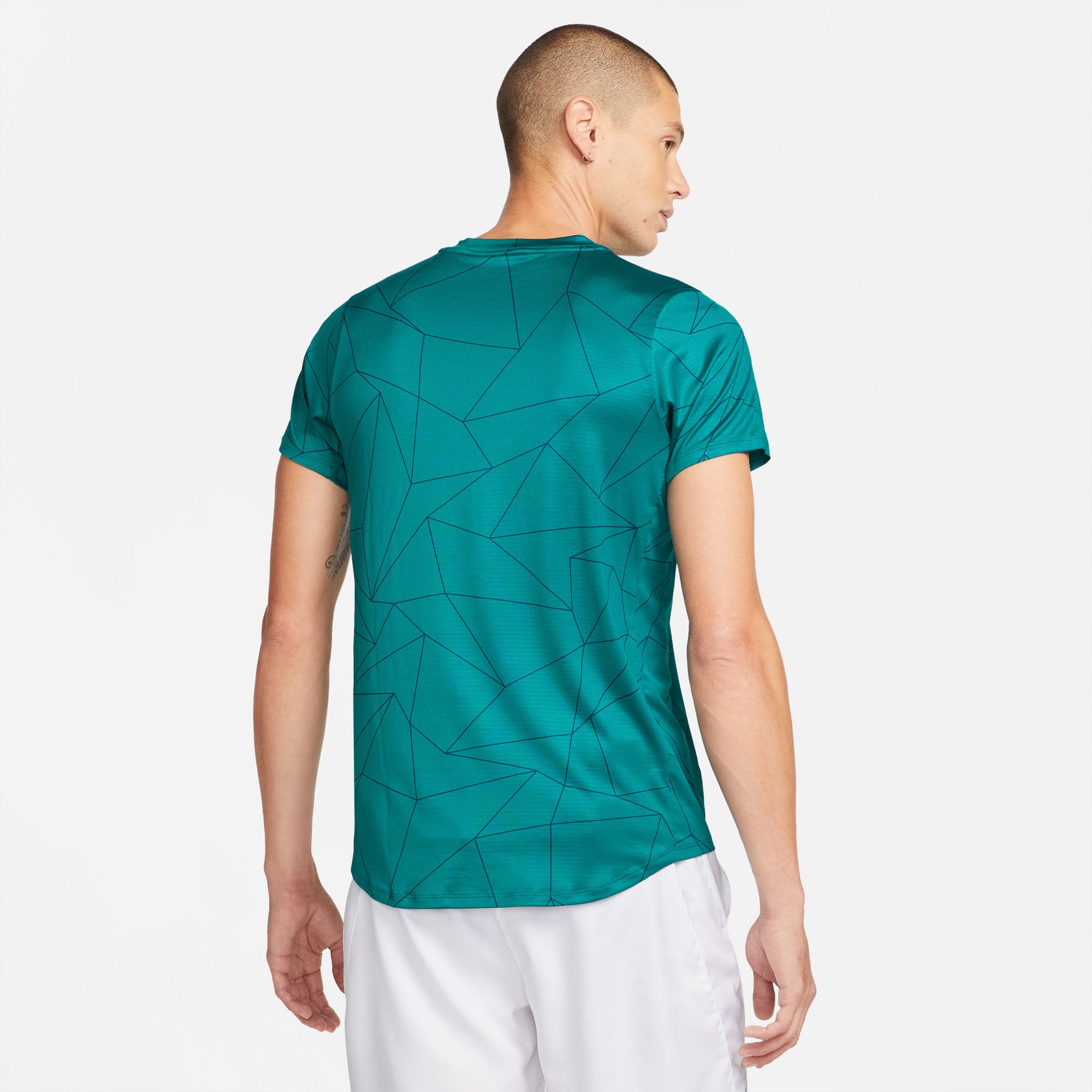 NikeCourt Dri-FIT Advantage Men's Printed Tennis Shirt Green (2)