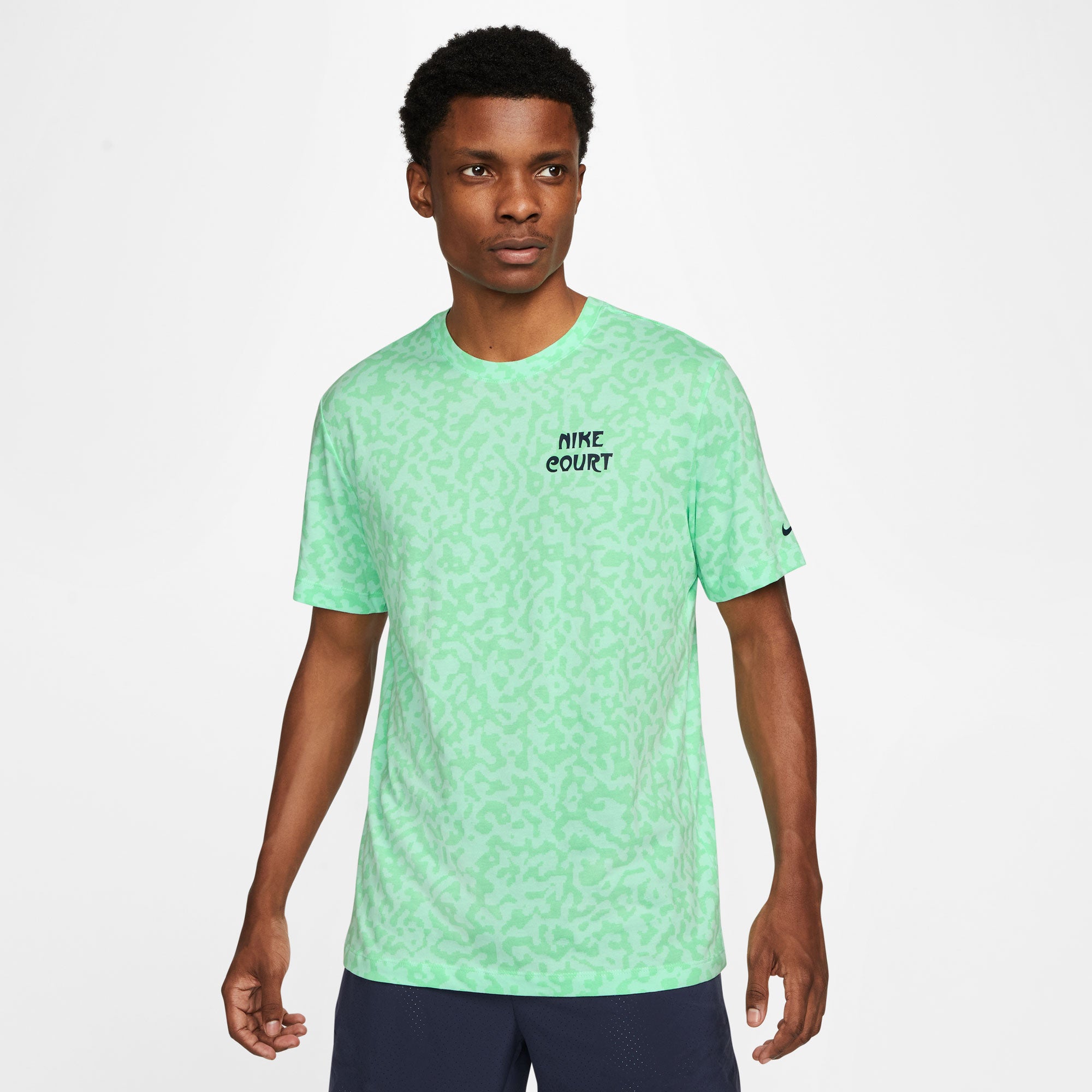 NikeCourt Dri-FIT Slam Paris Men's Tennis T-Shirt Green (1)