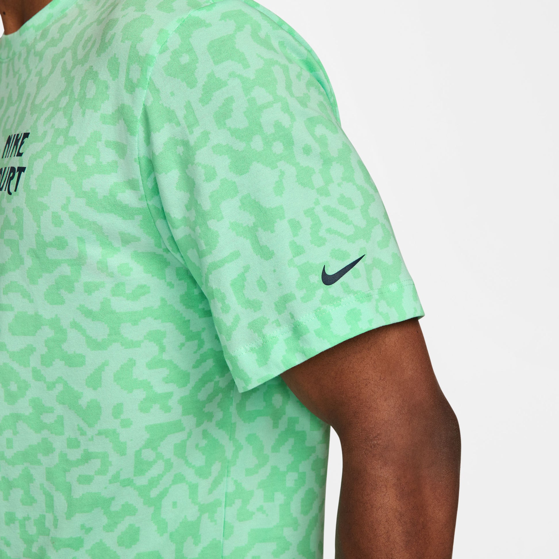 NikeCourt Dri-FIT Slam Paris Men's Tennis T-Shirt Green (4)