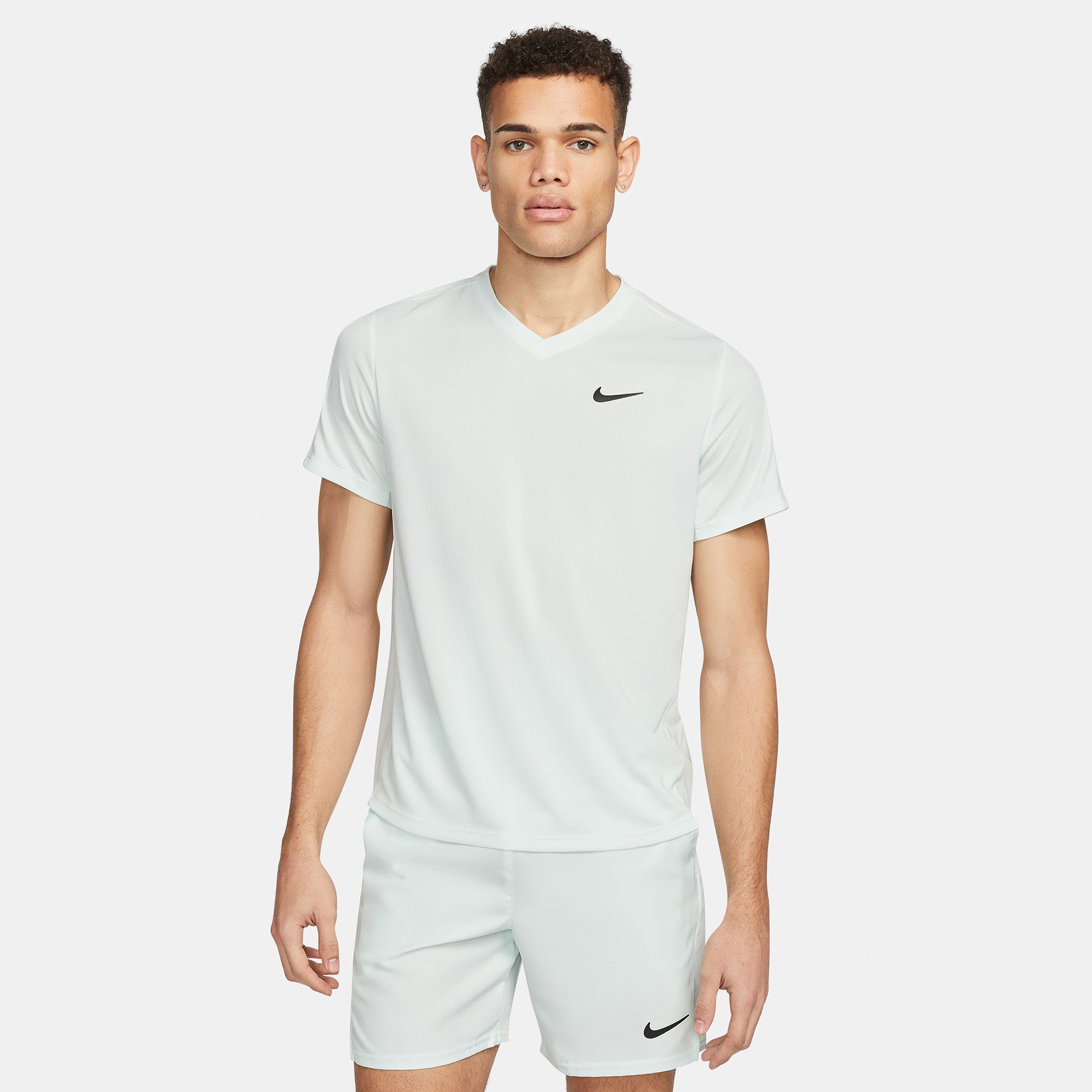 NikeCourt Dri-FIT Victory Men's Tennis Shirt Green (1)