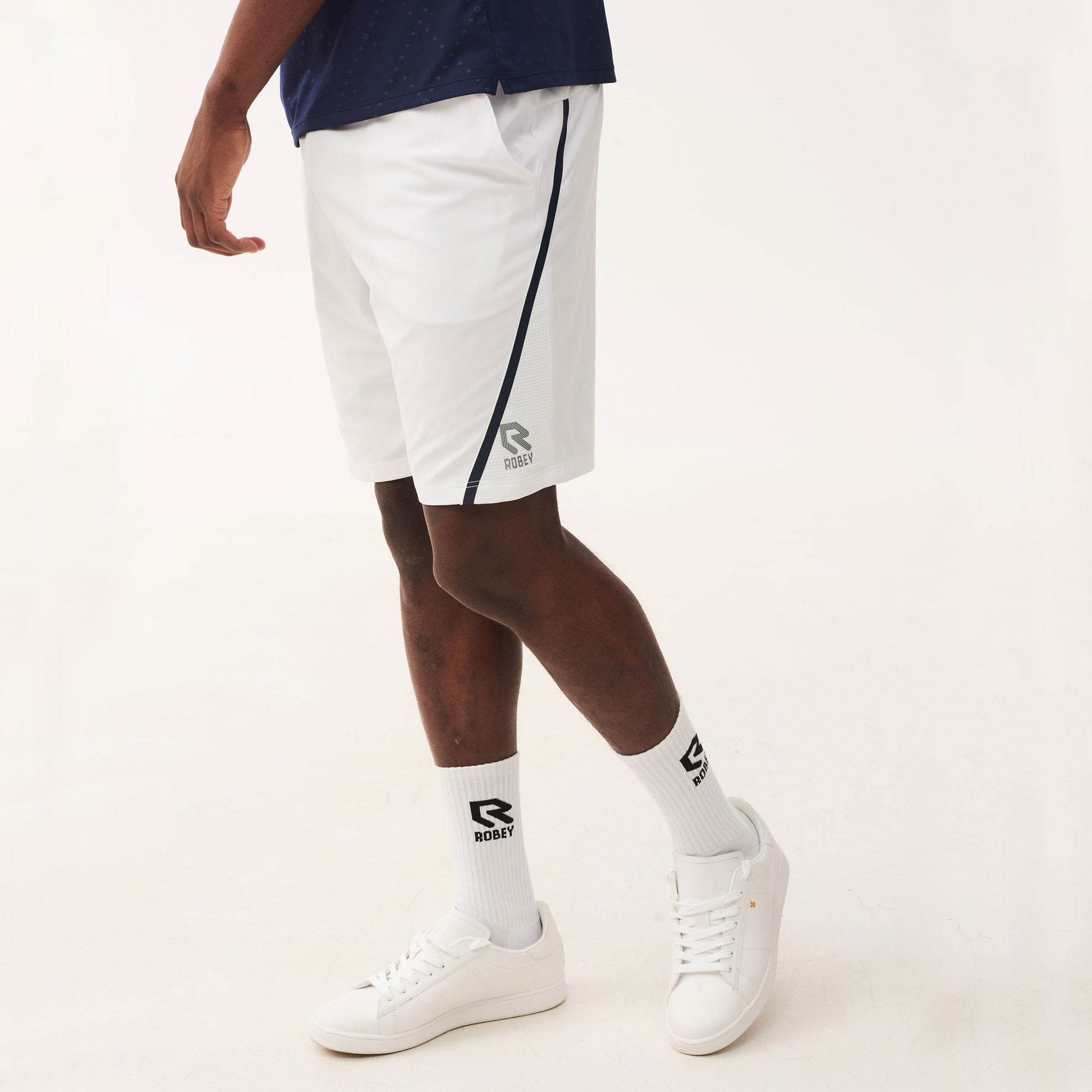 Robey Grip Men's 9-Inch Tennis Shorts White/Dark Blue (2)